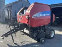 New Holland BR740A