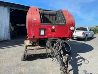 New Holland BR740A