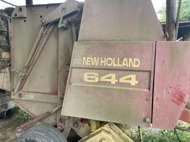 New Holland 644