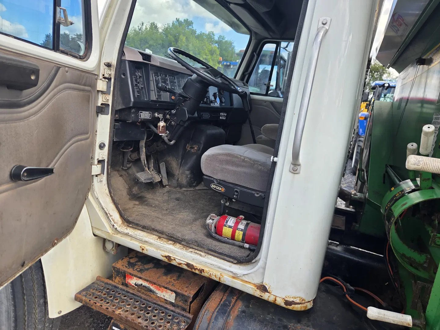 International 4900