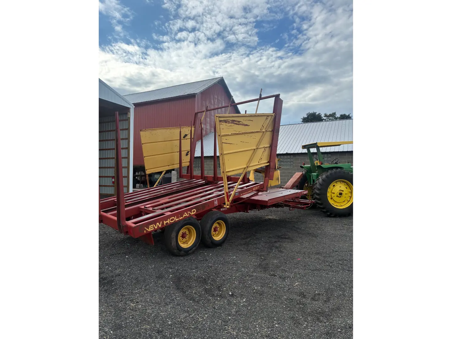 New Holland 1037