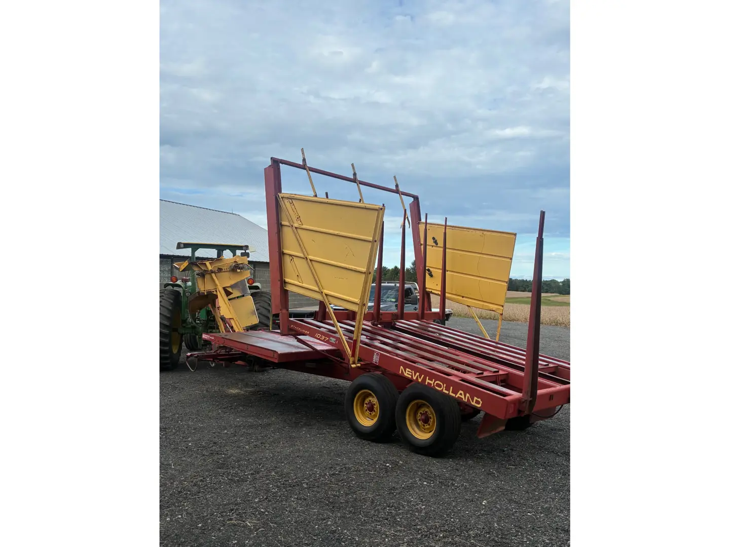New Holland 1037