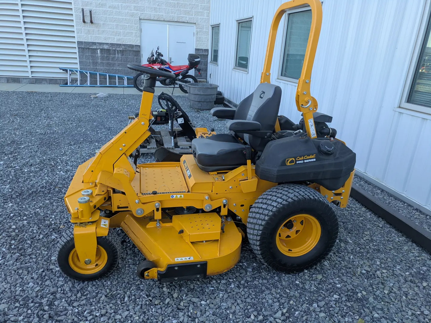 Cub Cadet PRO Z 900 S